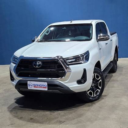 TOYOTA HILUX 2.8 D-4D TURBO DIESEL CD SRX 4X4 AUTOMÁTICO TOYOTA HILUX 2.8 D-4D TURBO DIESEL CD SRX 4X4 AUTOMÁTICO